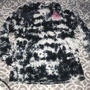 Tie dye long sleeve shirt with pink design